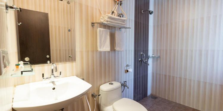 מדגאון Hotel Xec Residency מראה חיצוני תמונה